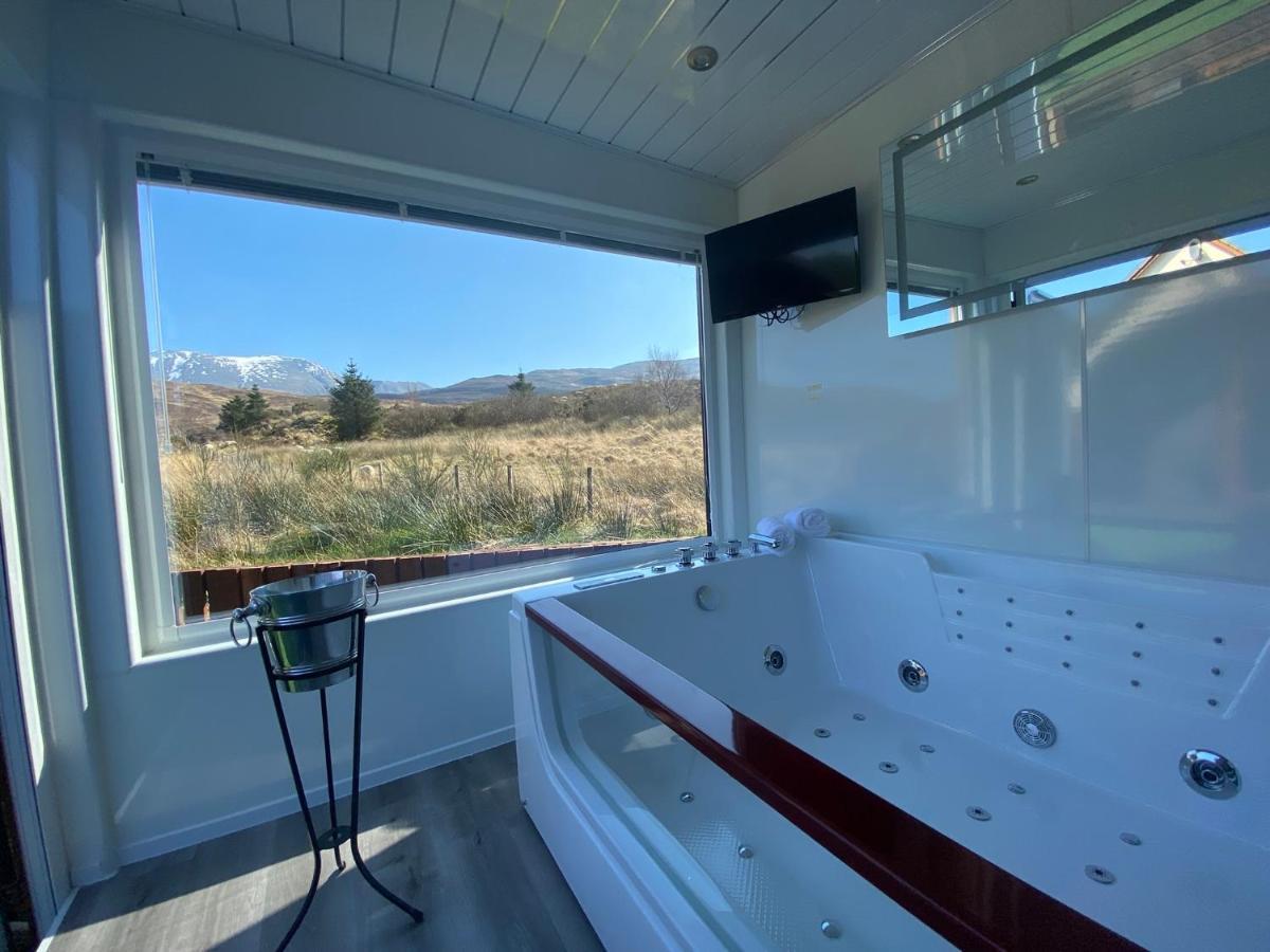 Highland Stays - Ben View Studio Pod & Jacuzzi Bath Форт-Уильям Экстерьер фото